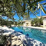 Ethos Retreat, Luxury Апартаменты